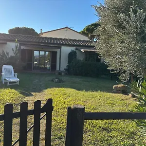 https://podere-i-pini-con-piscina-2-km-dal-mare.it-tuscanyhotel.com